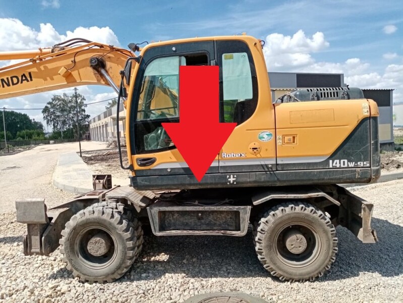 Экскаватор Hyundai R140W.